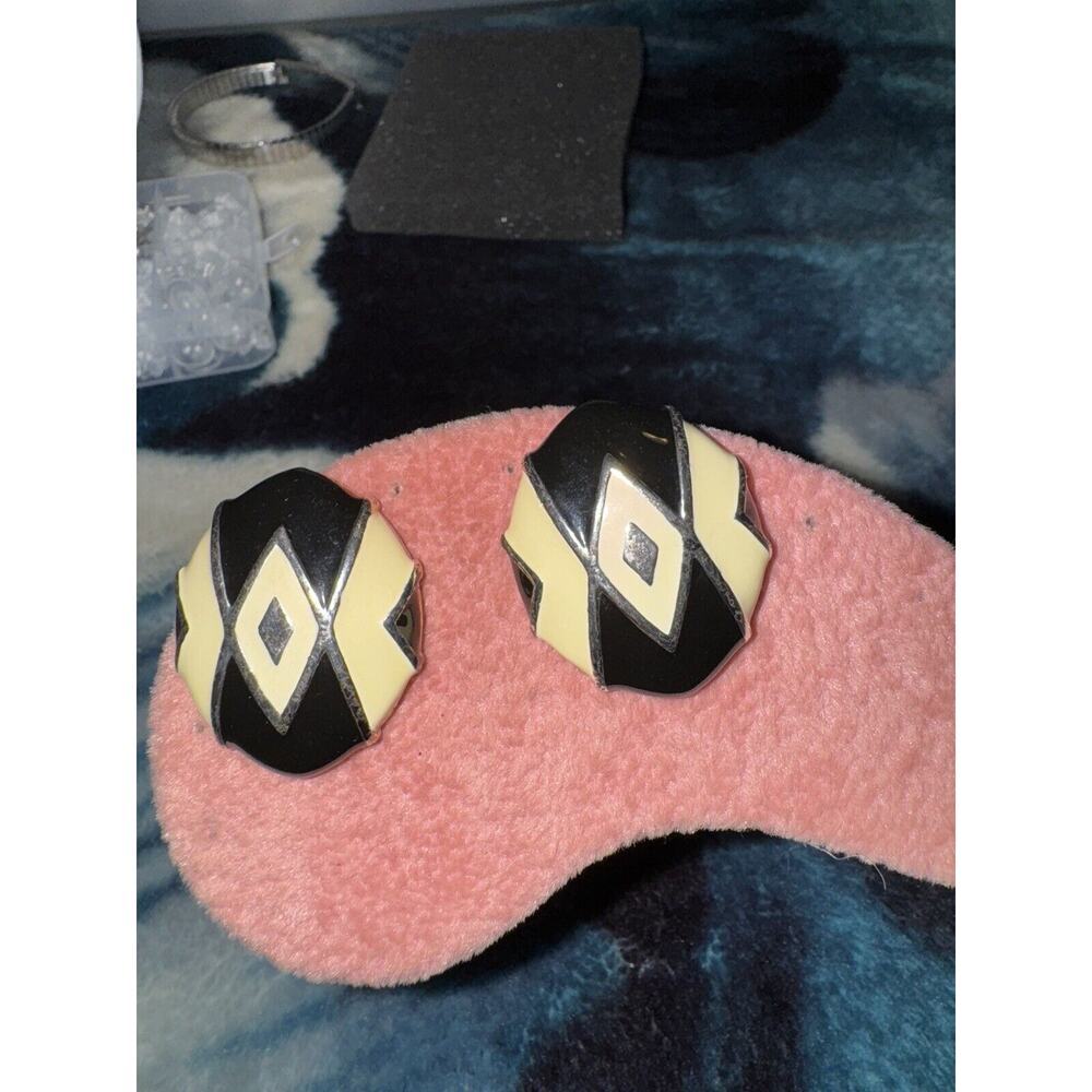 EARRINGS VTG Black & Cream Enameled Silver Pierced